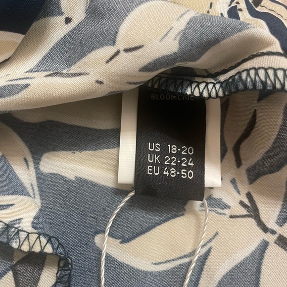 NWT BLOOMCHIC  Plus Size Tropical Print  Elastic Waistband Shorts with Scarf Tie - Picture 7 of 7